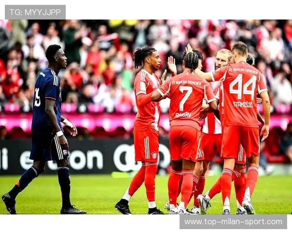 2-1，10人拜仁掀翻大巴黎豪取欧冠4连胜，迪亚斯无敌双响炮染红，蒂亚戈拜仁年薪